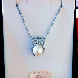 Stunning sterling silver, freshwater pearl owl necklace. Stamped 925.